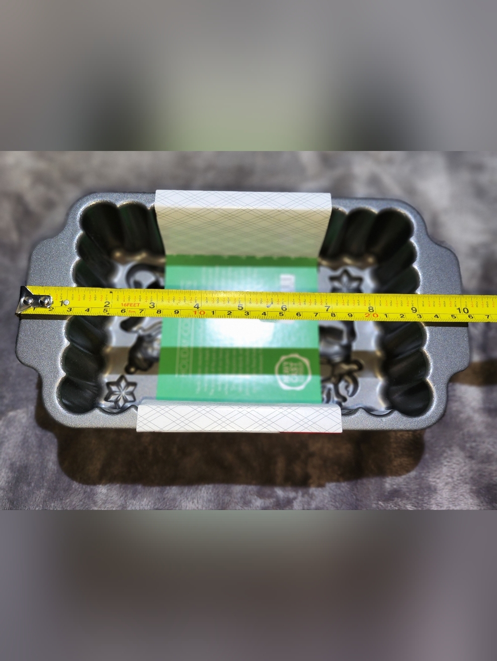 Nordic Ware Santa's Sleigh Loaf Pan - Picture 5 of 5